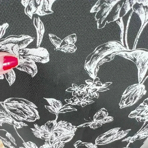 Halogen Black and White Floral Blouse Tank Top Business Casual Office Size S - Picture 8 of 8